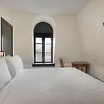 Le Richelieu Hotel In The French Quarter