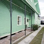 Mandeville Creole Cottage. 3 Bed - 2 Bath
