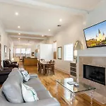 Spacious 3Br Downtown Condo In New Orleans