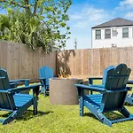 Luxe 3Br Huge Backyard & Balcony, Walk To Dome