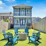 Luxe 3Br Huge Backyard & Balcony, Walk To Dome