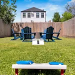 Luxe 3Br Huge Backyard & Balcony, Walk To Dome