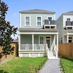 Spacious Southern Louisiana Escape Near Street Car