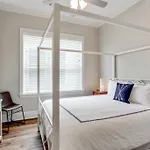 Spacious Southern Louisiana Escape Near Street Car