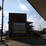 London Lodge Motel