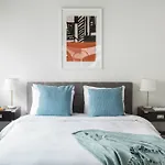 Sophisticated 2Br In C.B.D. By Sonder