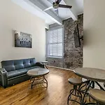 Gorgeous Condos Steps From French Quarter And Harrah\'S St.