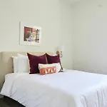 Distinctive 2Br On Saint Charles Ave By Sonder