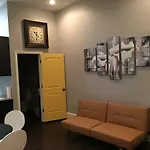 Modern Condo 2 Blocks From Quarters