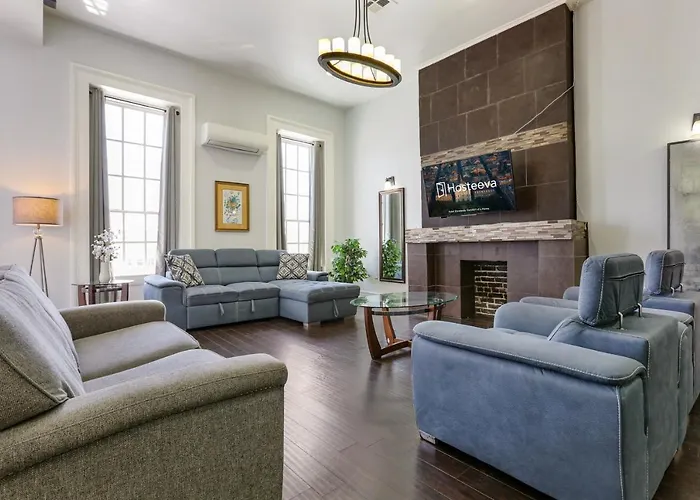 Modern 4Br Condo In Downtown
