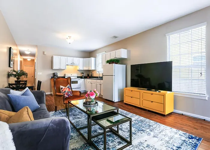 Spacious Historic Mid-City 2 Bedroom House!!!