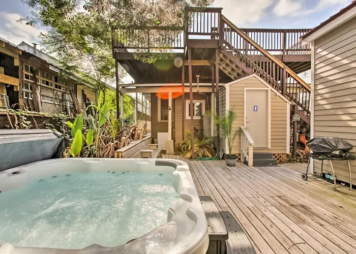 New Orleans Home With Hot Tub, Near French Quarter!