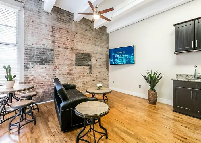 Spacious Lofts Close To French Quarter & Bourbon St.