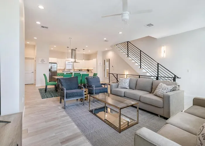 Private Townhouse In A Secure Location