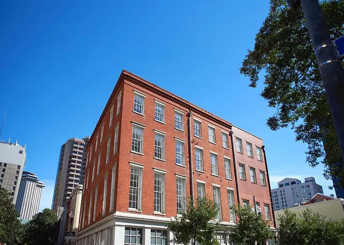 Sonder Banker\'S Row