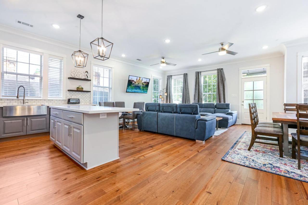 Apartment Hosteeva Chic Urban Retreat W Pool Steps To St Charles Ave And Near Bourbon St *