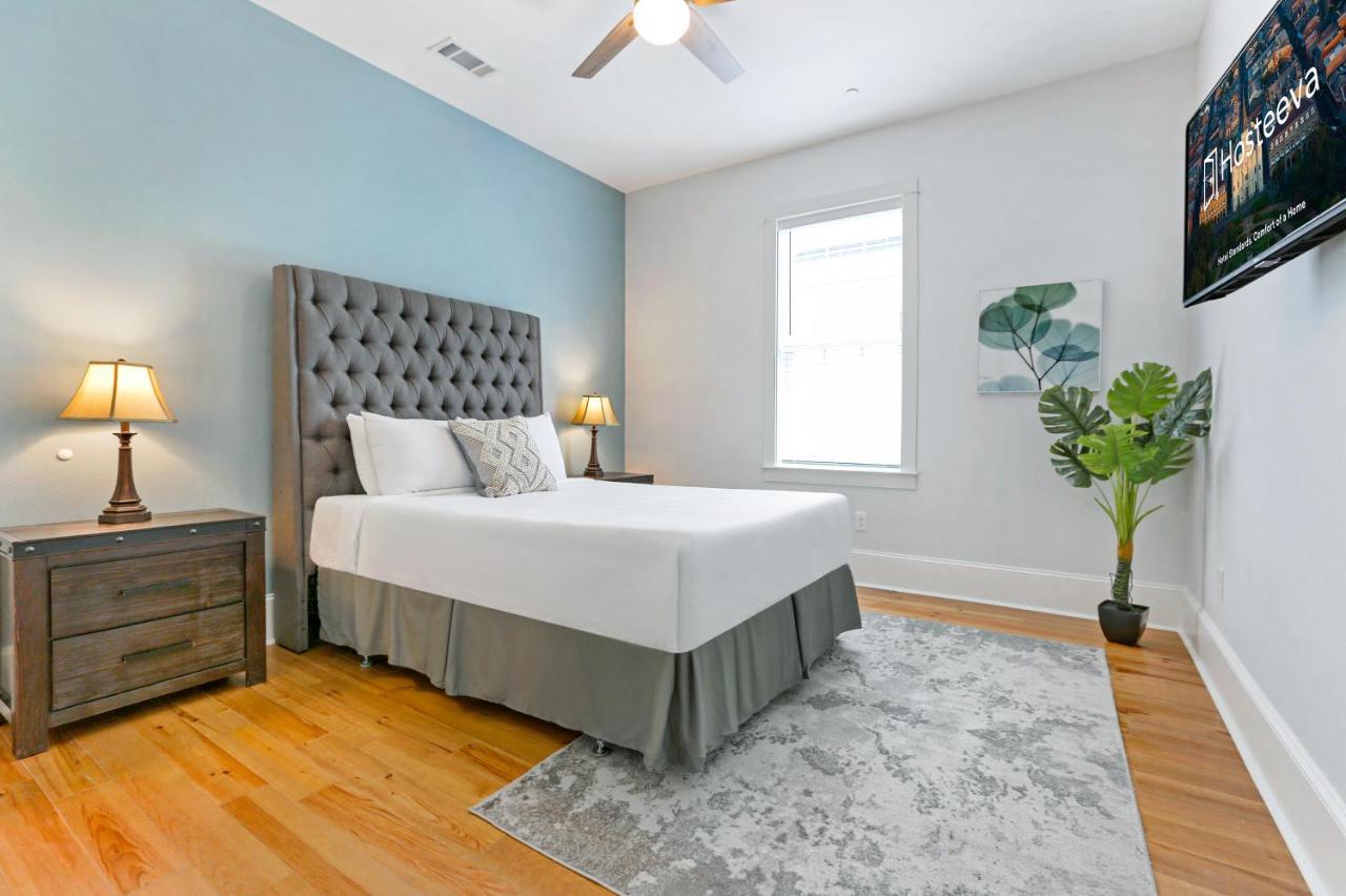Hosteeva Amazing 4 Bedroom Modern With Balcony Near Frnch Quarter Apartment *