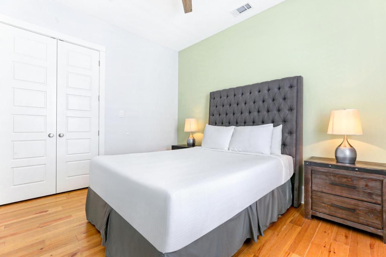 Hosteeva Amazing 4 Bedroom Modern With Balcony Near Frnch Quarter New Orleans