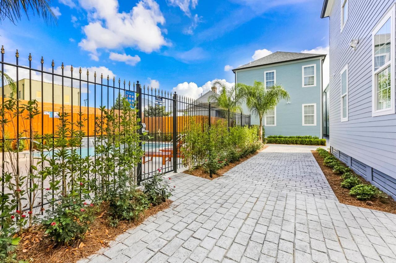 Hosteeva Amazing 4 Bedroom Modern With Balcony Near Frnch Quarter *