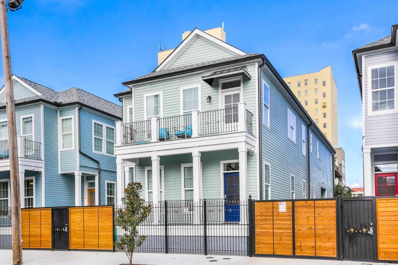Hosteeva Amazing 4 Bedroom Modern With Balcony Near Frnch Quarter *