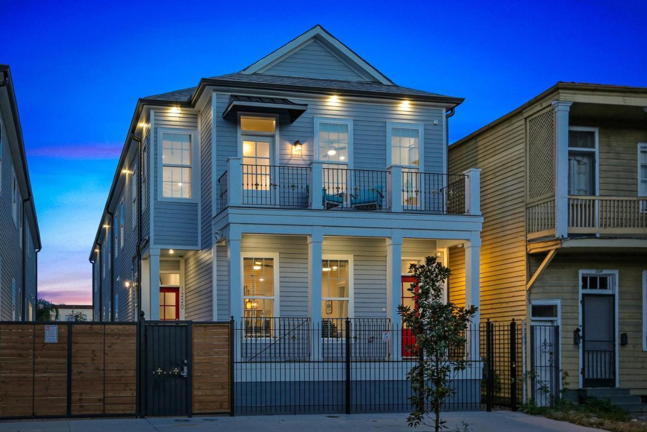 Apartment Hosteeva Amazing 4 Bedroom Modern With Balcony Near Frnch Quarter New Orleans
