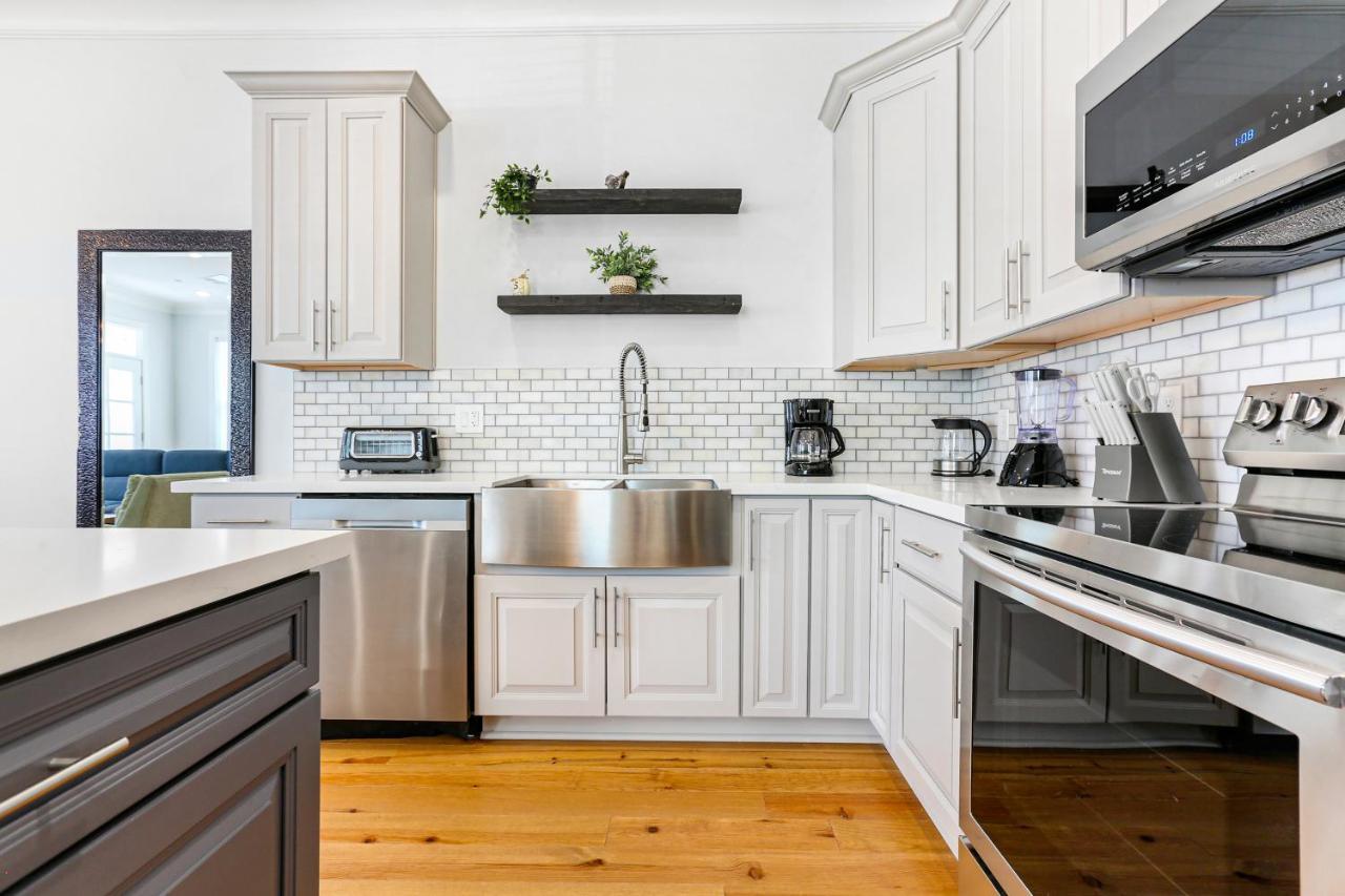 Apartment Stunning 4br-5br Near Frnch Quarter Homes By Hosteeva *