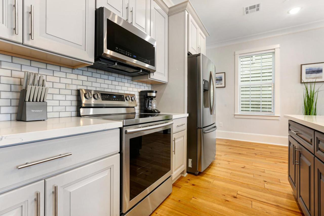Stunning 4br-5br Near Frnch Quarter Homes By Hosteeva *