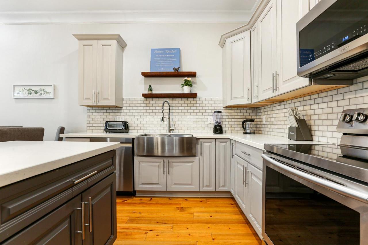 Apartment Stunning 4br-5br Near Frnch Quarter Homes By Hosteeva *