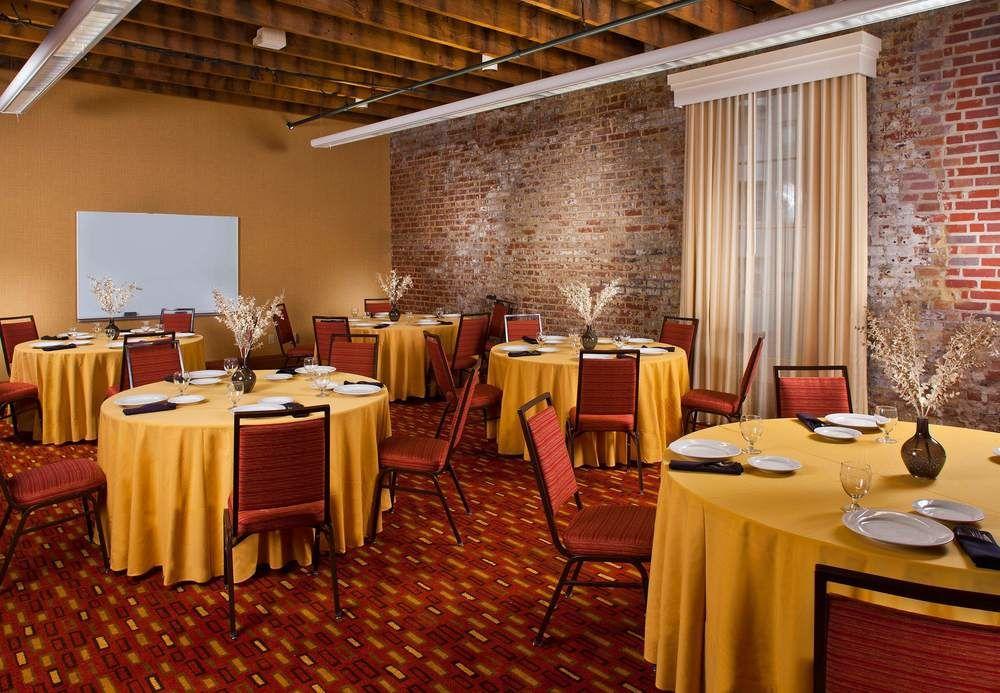 Courtyard By Marriott Warehouse Arts District