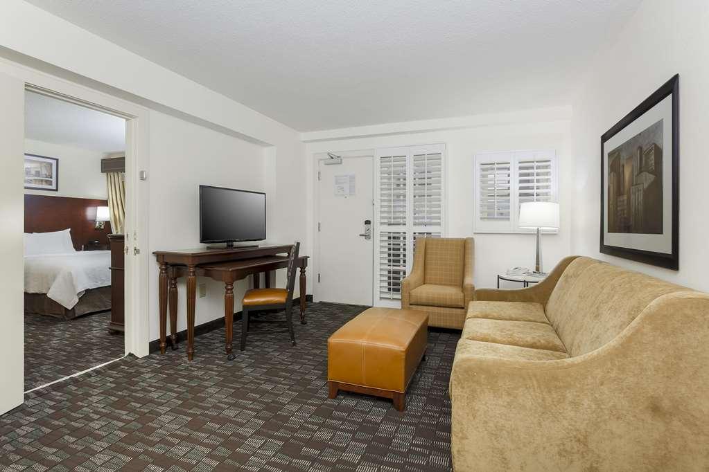 Embassy By Hilton Convention Center Hotel New Orleans