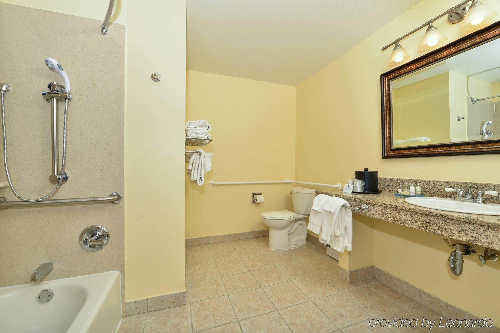 St Charles Inn, Superior Hotel