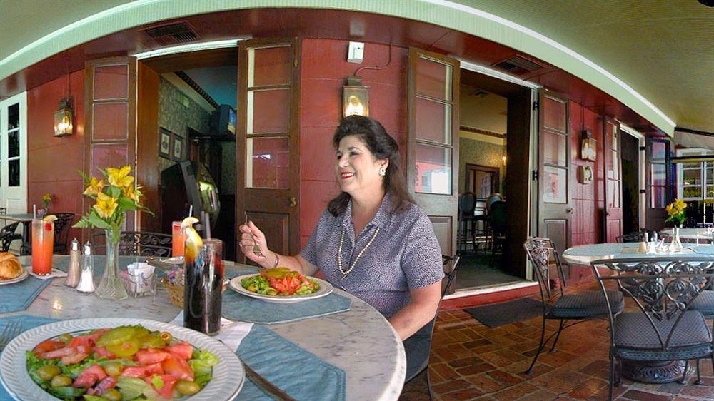 Le Richelieu In The French Quarter