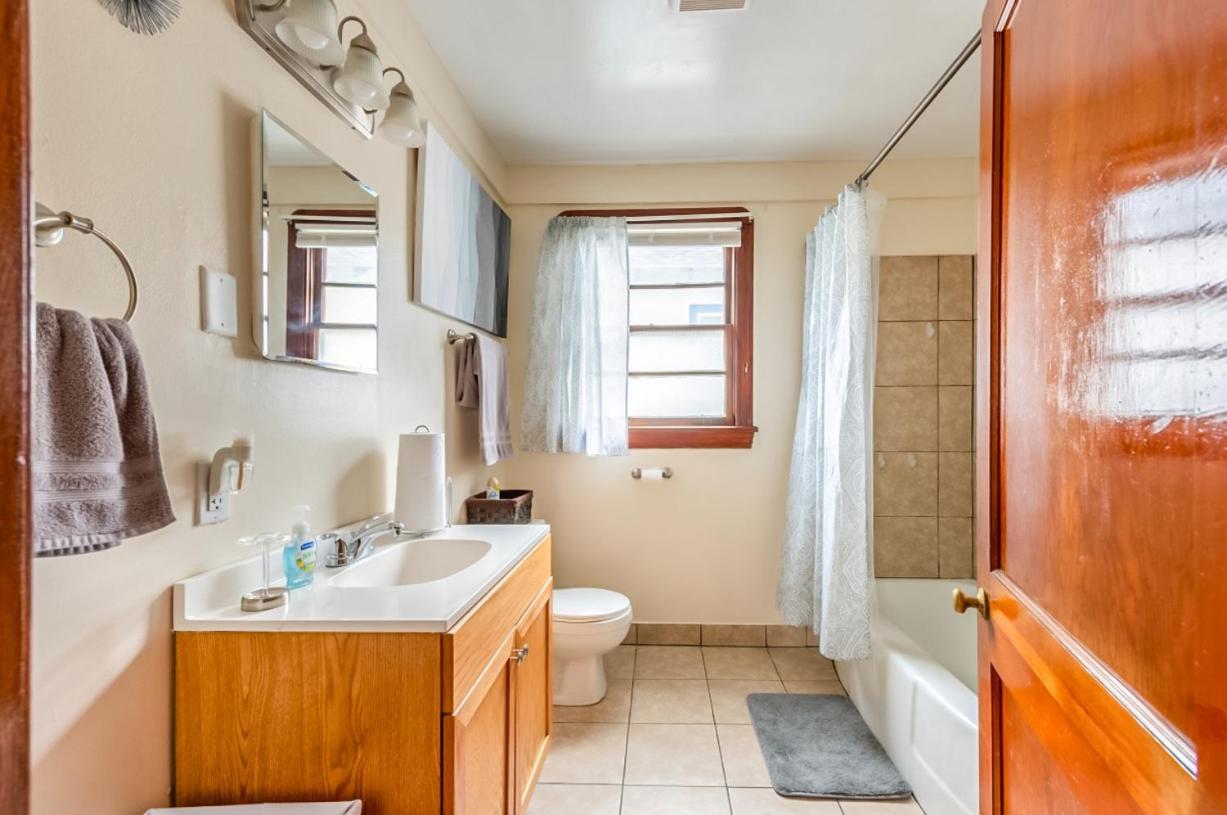 Private 3 Bedroom Minutes From French Quarter Walking Distance From River * New Orleans