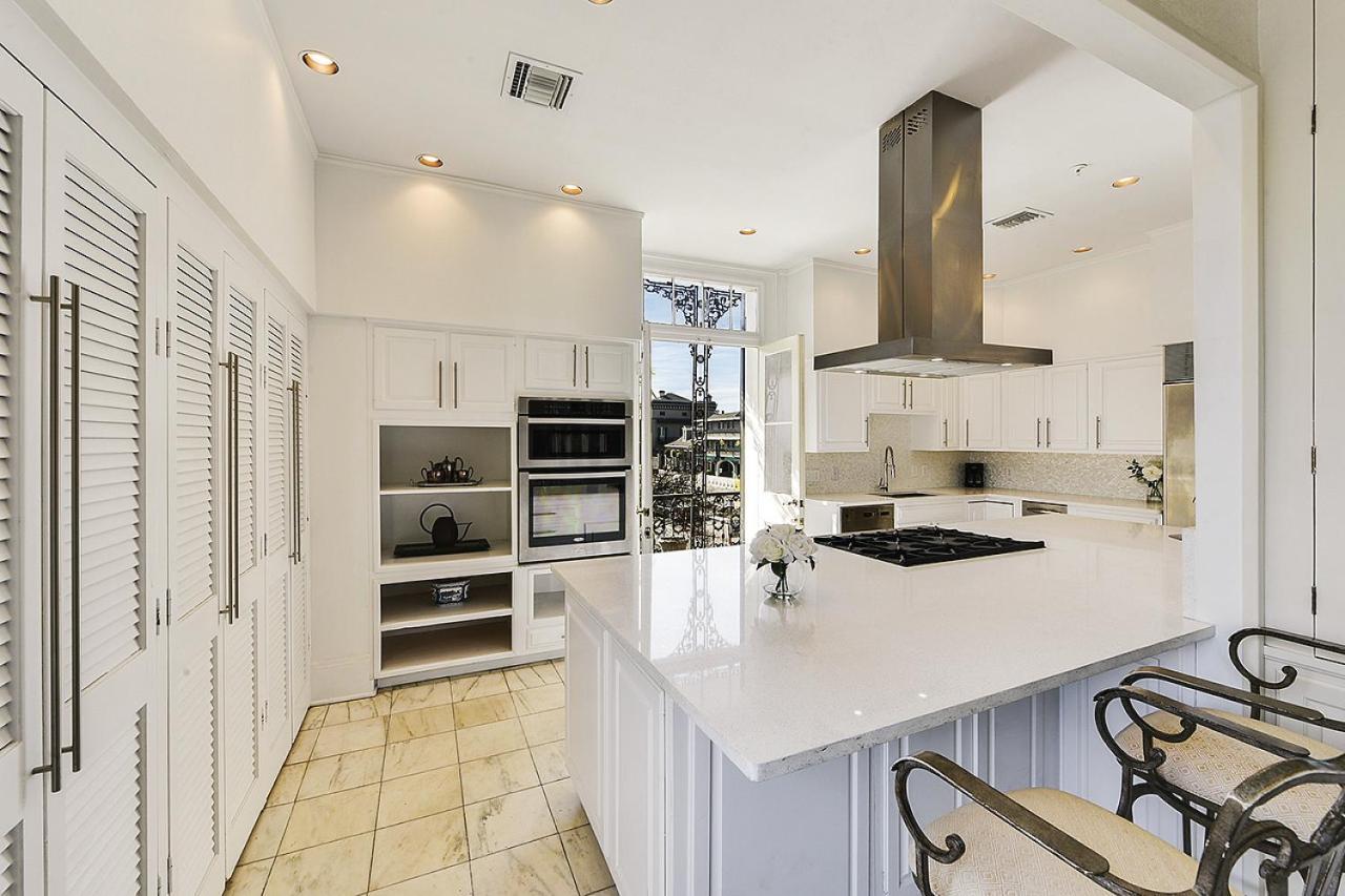 French Quarter 3 Bedroom Condo With Balcony * New Orleans