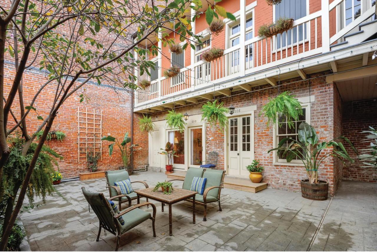 French Quarter 3 Bedroom Condo With Balcony Apartment New Orleans