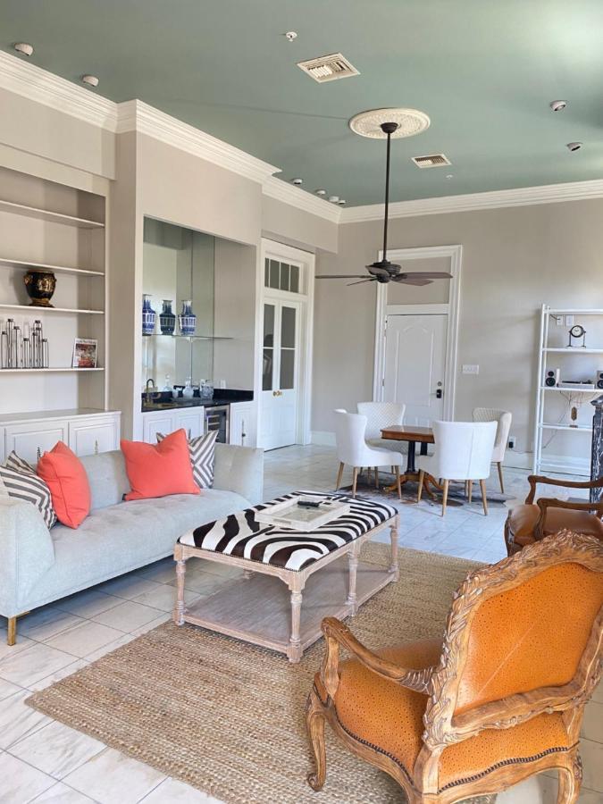 French Quarter 3 Bedroom Condo With Balcony Apartment