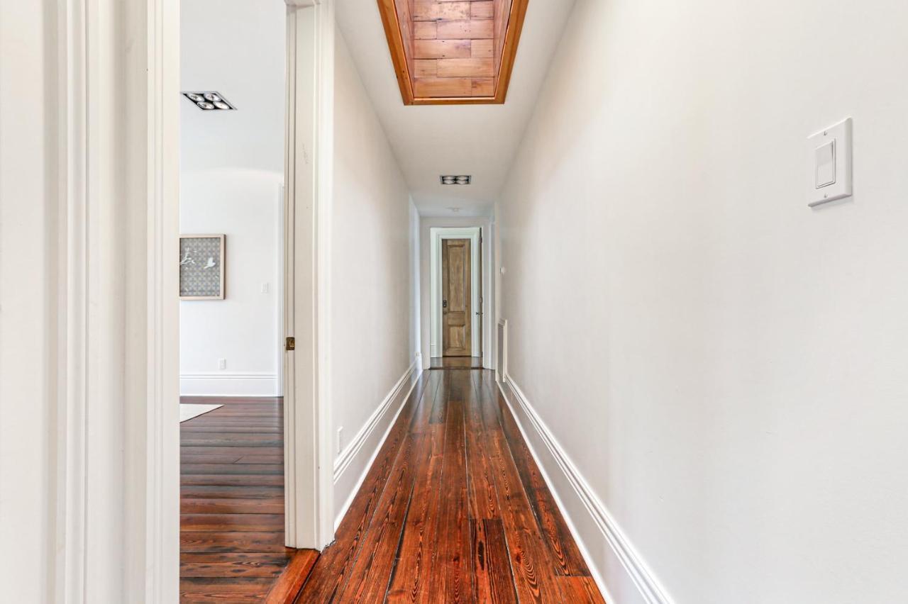 Stunning 5 Bedroom Urban Oasis Downtown Nola Holiday home New Orleans