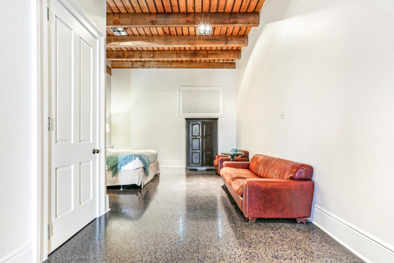 Stunning 5 Bedroom Urban Oasis Downtown Nola *