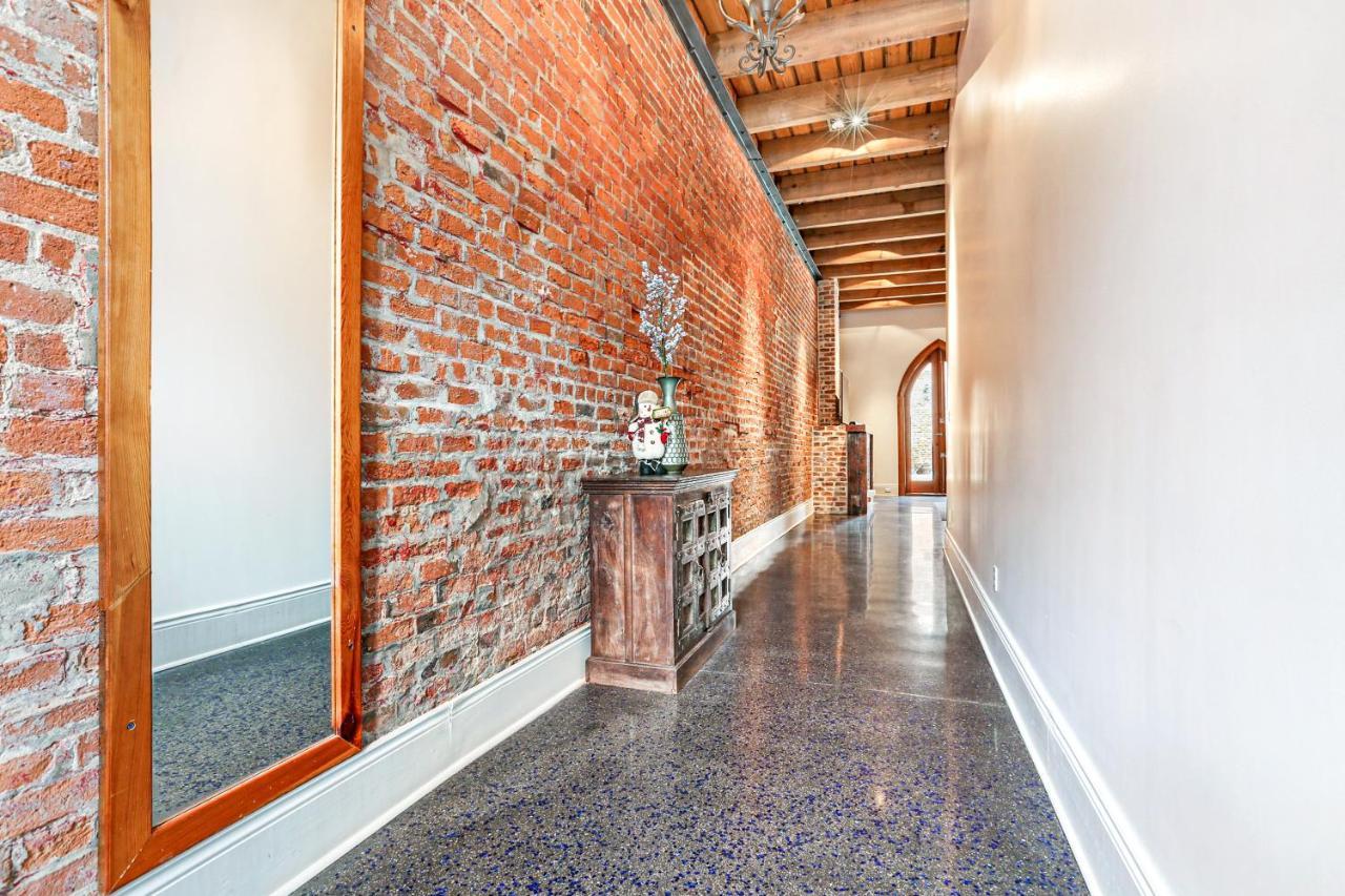 Stunning 5 Bedroom Urban Oasis Downtown Nola Holiday home New Orleans