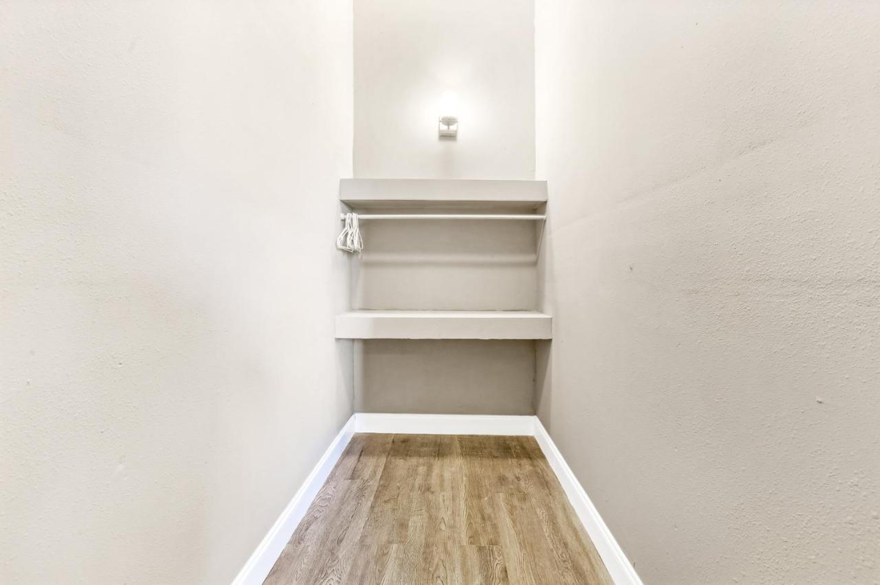 Apartment 5br Penthouse Steps To The Streetcar & Fq