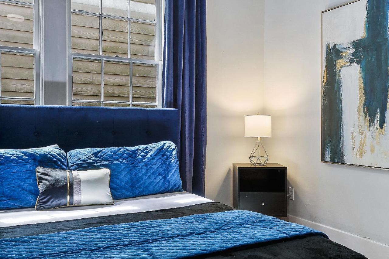 Carondelet Street Lux New Orleans