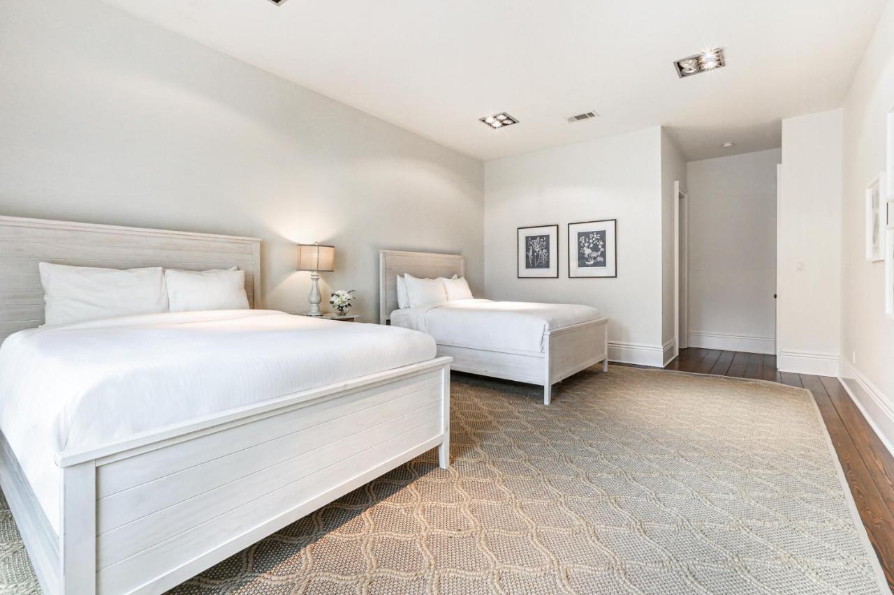 Stunning 5 Bedroom Urban Oasis Downtown Nola Holiday home