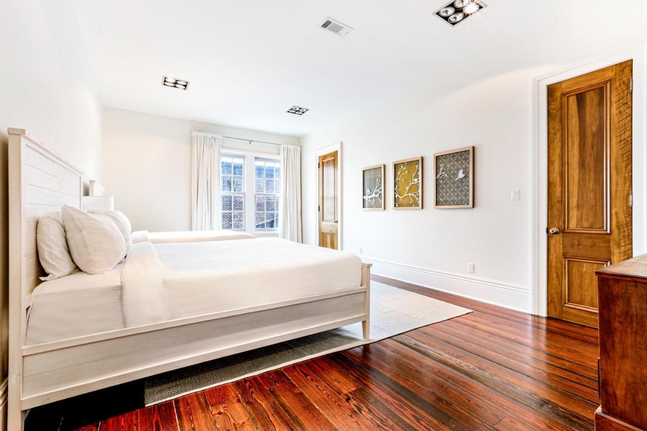 Stunning 5 Bedroom Urban Oasis Downtown Nola Holiday home *