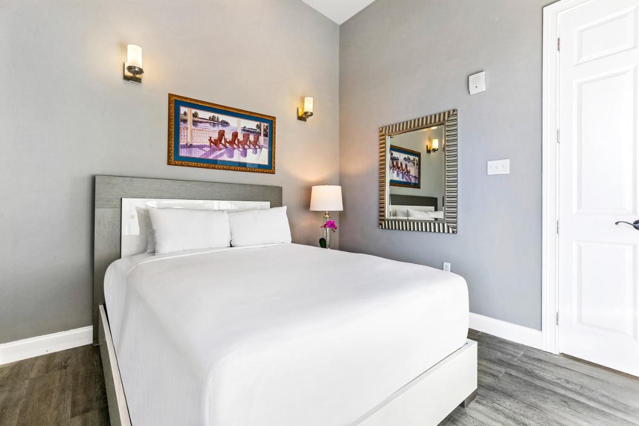 5br Penthouse Steps To The Streetcar & Fq * New Orleans