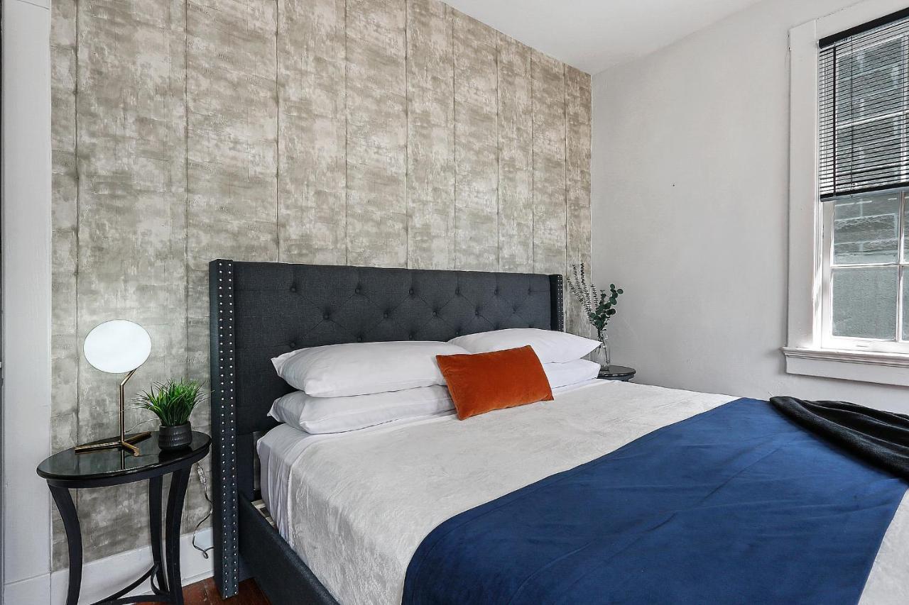 Carondelet Street Lux New Orleans