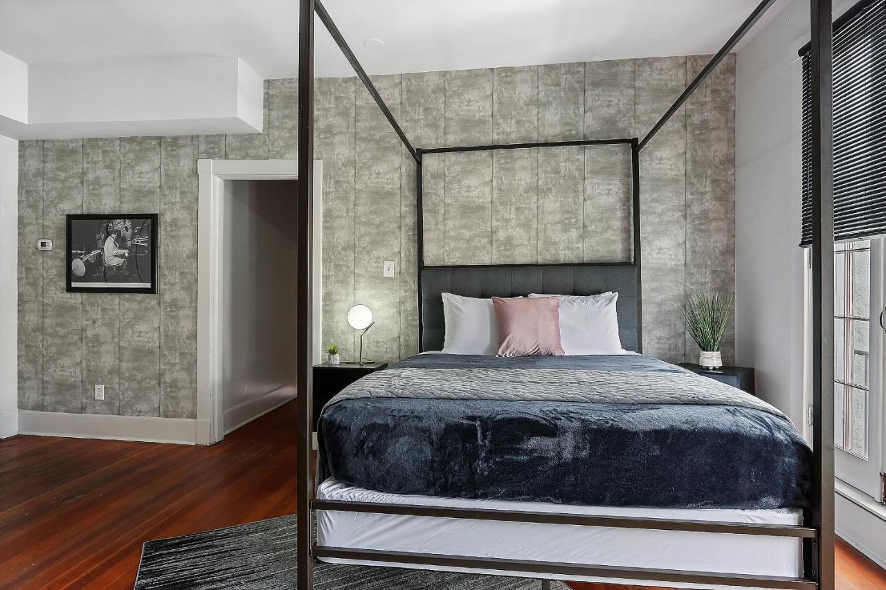 Carondelet Street Lux Apartment *