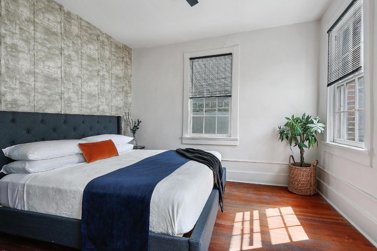 Carondelet Street Lux New Orleans