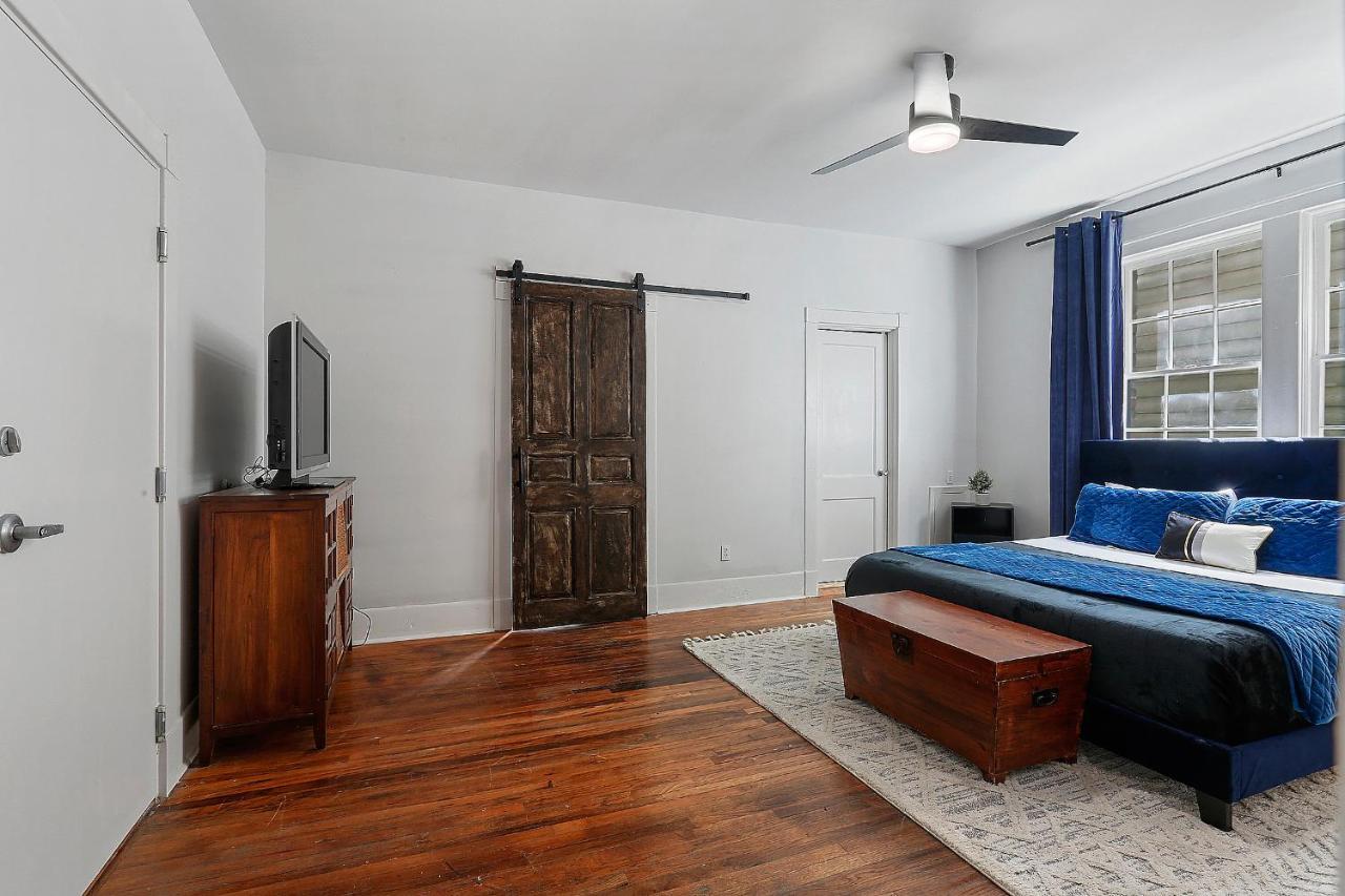 Carondelet Street Lux Apartment
