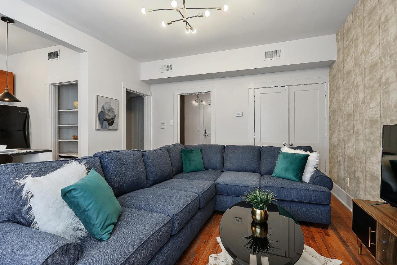 Carondelet Street Lux