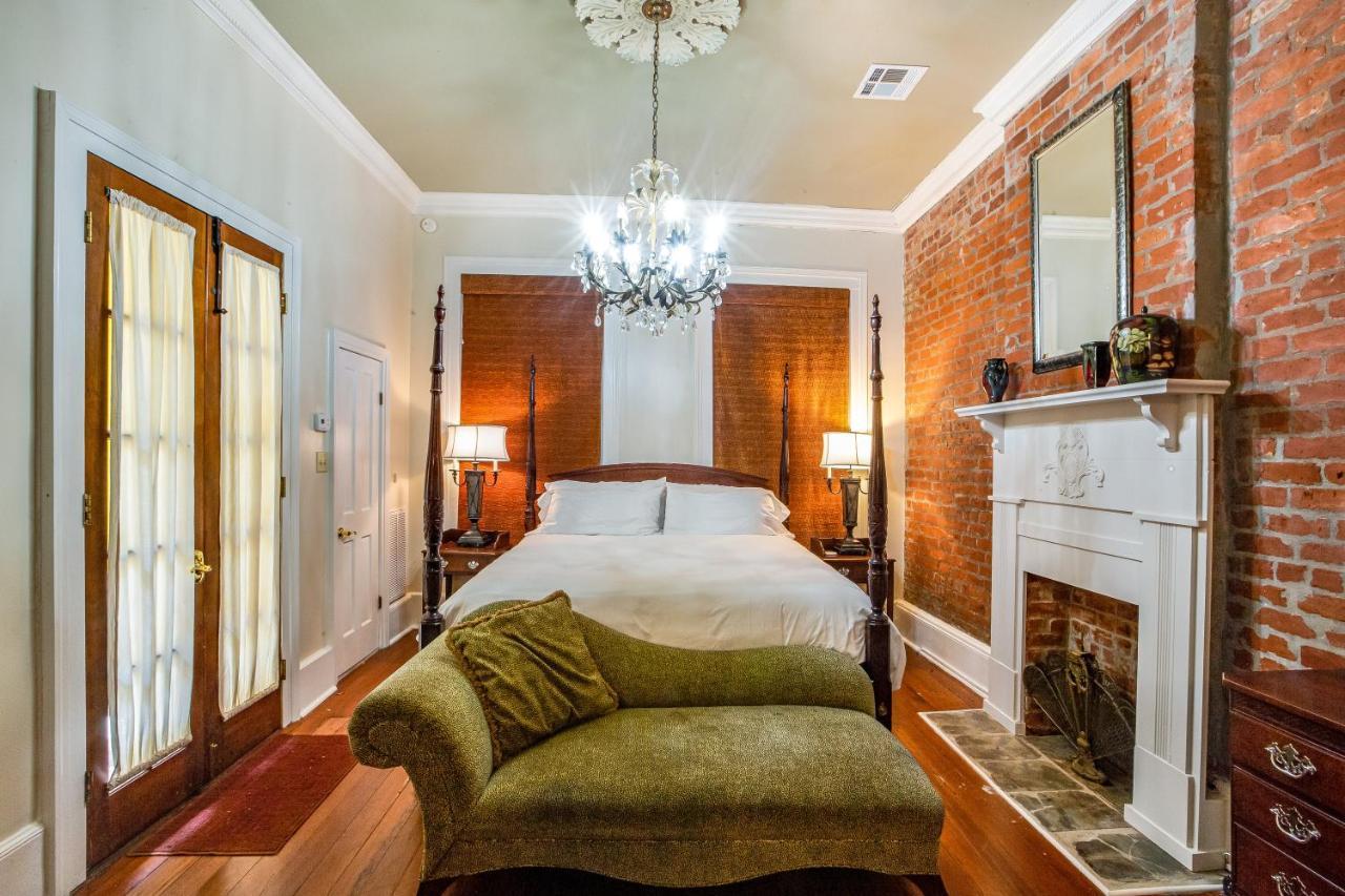 Inn Jazz Quarters